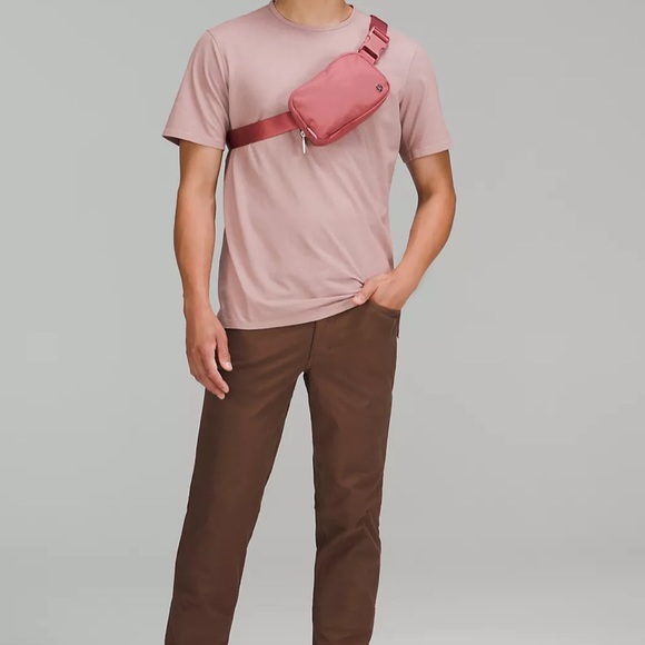 *ONLY 2 LEFT* Luluemon Everywhere Belt Bag RARE - Picture 7 of 7